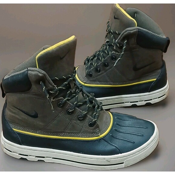Nike ACG Woodside Boy's 7Y  415077 Ironstone Duck Boots Winter Outdoors EUC - Picture 1 of 12